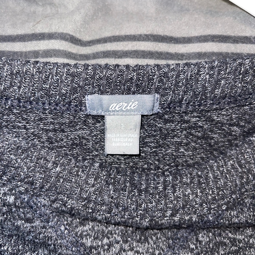 Aerie long sleeved sweater, size small